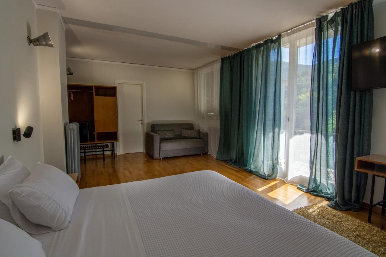 Theoxenia Hotel Andritsaina Zewnętrze zdjęcie
