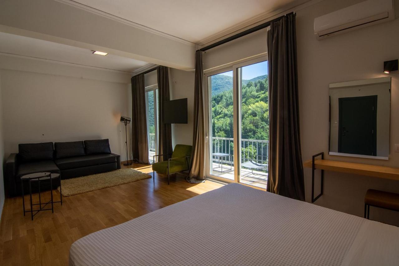 Theoxenia Hotel Andritsaina Zewnętrze zdjęcie
